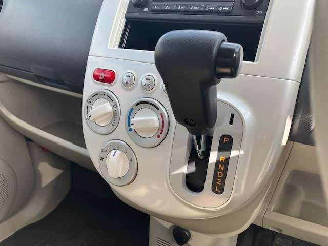 ｅＫワゴン 【アウトレット中古車！】Ｍ　キーレスエントリー　ベンチシート　プライバシーガラス　アームレスト　集中ドアロック　パワーウィンドウ　ＷＳＲＳエアバック　センターメーター　インパネシフト　電動格納ミラー　３ヶ月又は３，０００ｋｍ（いずれか早い方）の中古車保証付き（4枚目）