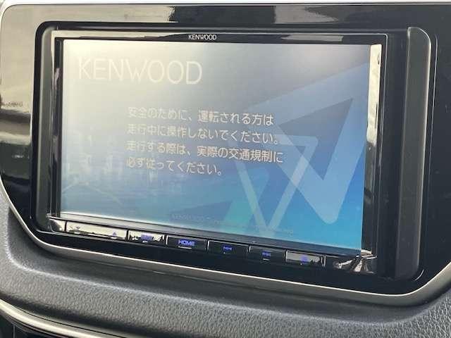ムーヴ カスタム　Ｘリミテッド　ＳＡＩＩＩ　衝突被害軽減ブレーキ　社外ナビゲーション　ワンセグ　バックカメラ　スマートキー　プッシュスタート　オートマチックハイビーム　ベンチシート　アームレスト　バニティミラー付きサンバイザー　１年間走行距離無制限の中古車保証付き（4枚目）