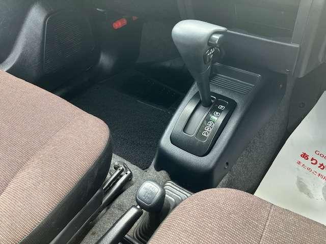 パジェロミニ ＶＲ　４ＷＤ　キーレスエントリー　イージーセレクト４ＷＤ　ナビゲーション　ワンセグ　ＥＴＣ車載器　プライバシーガラス　リアワイパー　電動格納ドアミラー　バニティミラー付きサンバイザー　ライトレベリングダイヤル　１年間走行距離無制限の中古車保証付き（10枚目）