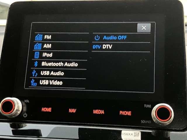 エクリプスクロスＰＨＥＶ Ｐ　４ＷＤ　衝突被害軽減ブレーキ　純正ナビゲーション　テレビ　バックカメラ　ヘッドアップディスプレイ　スマートキー　プッシュスタート　バニティミラー付きサンバイザー　パドルシフト　　電動パーキング　急速充電機能付き　１年間走行距離無制限の中古車保証付き（6枚目）