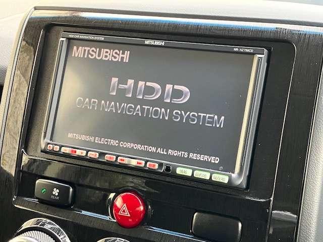 デリカＤ：５ ローデストＧパワーパッケージ　４ＷＤ　両側電動スライドドア　社外ナビゲーション　スマートキー　ＥＴＣ車載器　クルーズコントロール　パドルシフト　アクティブスタビリティコントロール　プライバシーガラス　リアワイパー　１年間走行距離無制限の中古車保証付き（4枚目）
