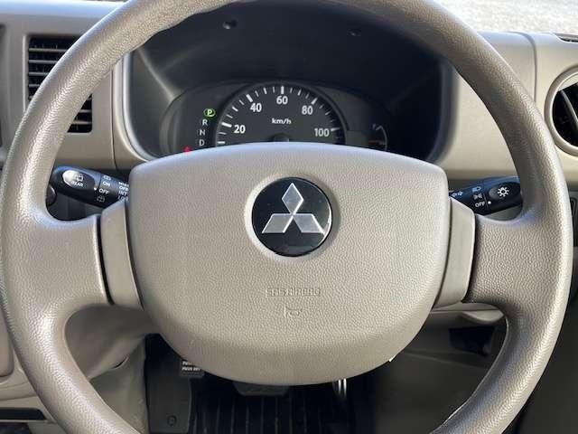 ミニキャブバン 【アウトレット中古車!】M ハイルーフ 4WD 当社買取車両 エアコン パワーステアリング WSRSエアバック 両側スライドドア リアワイパー FM/AMラジオ オートマチック 4WD切替スイッチ 3ヶ月又は3,000km(いずれか早い方)の中古車保証付き(7枚目)