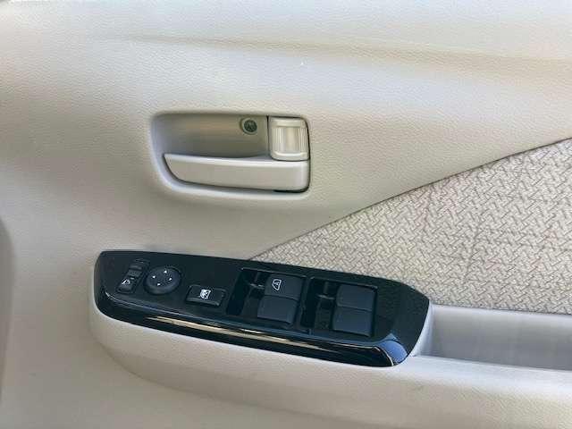 運転席ドアのスイッチの画像です