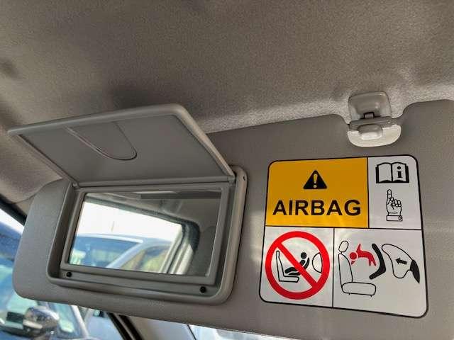 アルトターボRS ベースグレード 衝突被害軽減ブレーキ 社外ナビゲーション テレビ スマートキー プッシュスタート ETC車載器 当社下取車両 アイドリングストップ バニティミラー付きサンバイザー ディスチャージヘッドライト 1年間走行距離無制限の中古車保証付き(18枚目)