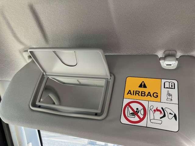 タウンボックス Ｇスペシャル　４ＷＤ　衝突被害軽減ブレーキ　ナビゲーション　テレビ　バックカメラ　スマートキー　プッシュスタート　両側電動スライドドア　オーバーヘッドコンソール　オートエアコン　フォグランプ　プライバシーガラス　１年間走行距離無制限の中古車保証付き（14枚目）