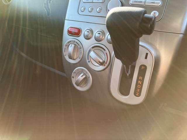 トッポ 【アウトレット中古車！】Ｇ　キーレスエントリー　ベンチシート　プライバシーガラス　リアワイパー　アームレスト　サングラスケース　バニティミラー付きサンバイザー　当社下取車両　ディスチャージヘッドライト　３ヶ月又は３，０００ｋｍ（いずれか早い方）の中古車保証付き（4枚目）