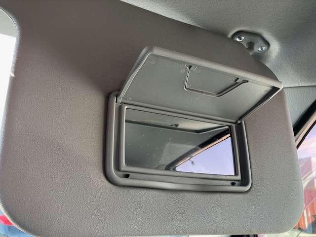 トッポ 【アウトレット中古車！】Ｇ　キーレスエントリー　ベンチシート　プライバシーガラス　リアワイパー　アームレスト　サングラスケース　バニティミラー付きサンバイザー　当社下取車両　ディスチャージヘッドライト　３ヶ月又は３，０００ｋｍ（いずれか早い方）の中古車保証付き（12枚目）