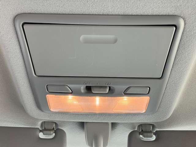 トッポ 【アウトレット中古車！】Ｇ　キーレスエントリー　ベンチシート　プライバシーガラス　リアワイパー　アームレスト　サングラスケース　バニティミラー付きサンバイザー　当社下取車両　ディスチャージヘッドライト　３ヶ月又は３，０００ｋｍ（いずれか早い方）の中古車保証付き（14枚目）