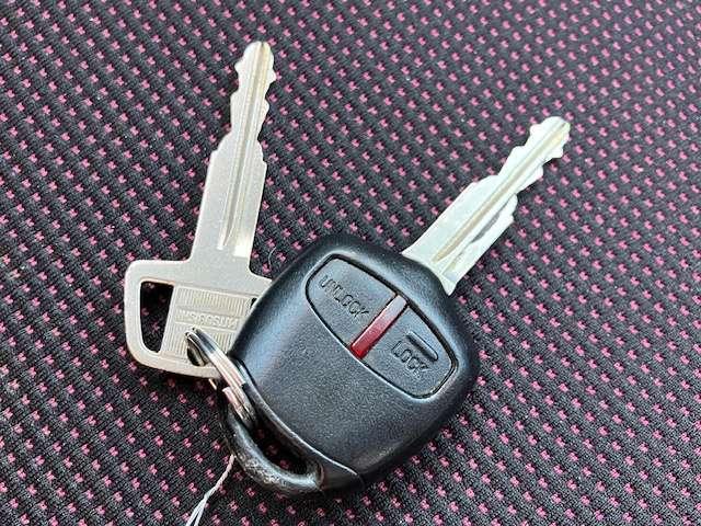 トッポ 【アウトレット中古車！】Ｇ　キーレスエントリー　ベンチシート　プライバシーガラス　リアワイパー　アームレスト　サングラスケース　バニティミラー付きサンバイザー　当社下取車両　ディスチャージヘッドライト　３ヶ月又は３，０００ｋｍ（いずれか早い方）の中古車保証付き（18枚目）