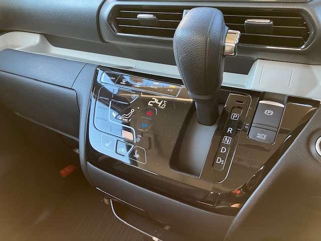 デリカミニ Ｔ　プレミアム　衝突被害軽減ブレーキ　純正ナビゲーション（9枚目）