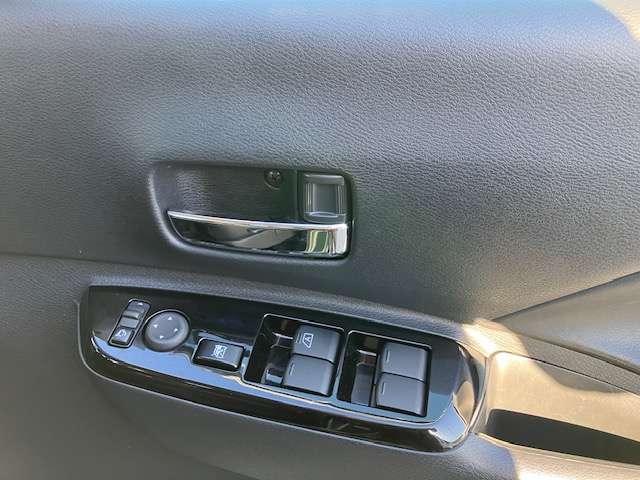 デリカミニ Ｔ　プレミアム　衝突被害軽減ブレーキ　純正ナビゲーション（12枚目）