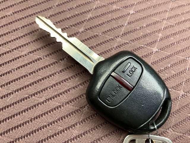 ｅＫワゴン 【アウトレット中古車！】Ｍ　ｅアシスト　衝突被害軽減ブレーキ　キーレスエントリー　アイドリングストップ　プライバシーガラス　リアワイパー　タッチパネルオートエアコン　当社下取車両　シートヒーター　３ヶ月又は３，０００ｋｍ（いずれか早い方）の中古車保証付き（16枚目）