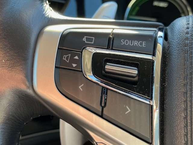 アウトランダーＰＨＥＶ 【アウトレット中古車！】Ｇプレミアムパッケージ　４ＷＤ　衝突被害軽減ブレーキ　純正ナビゲーション　テレビ　バックカメラ　ステアリングリモコンスイッチ　急速充電　電動テールゲート　電動パーキング　３ヶ月又は３，０００ｋｍ（いずれか早い方）の中古車保証付き（12枚目）