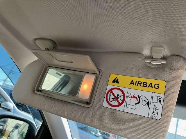 アウトランダーＰＨＥＶ 【アウトレット中古車！】Ｇプレミアムパッケージ　４ＷＤ　衝突被害軽減ブレーキ　純正ナビゲーション　テレビ　バックカメラ　ステアリングリモコンスイッチ　急速充電　電動テールゲート　電動パーキング　３ヶ月又は３，０００ｋｍ（いずれか早い方）の中古車保証付き（19枚目）