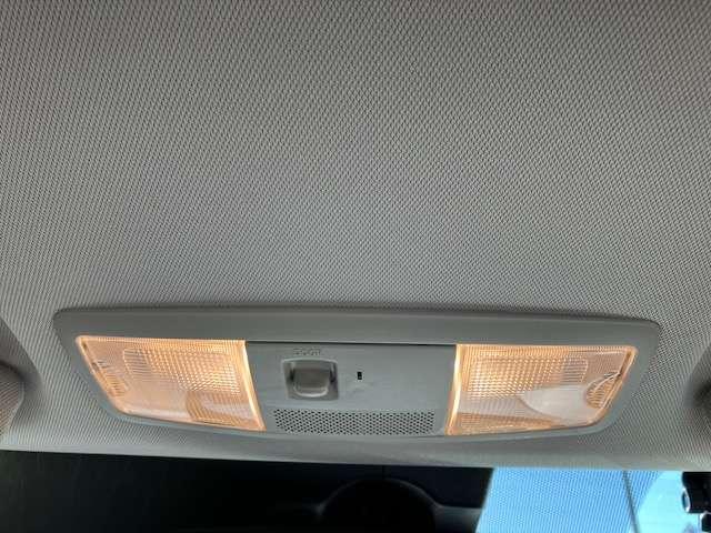 アウトランダーＰＨＥＶ 【アウトレット中古車！】Ｇプレミアムパッケージ　４ＷＤ　衝突被害軽減ブレーキ　純正ナビゲーション　テレビ　バックカメラ　ステアリングリモコンスイッチ　急速充電　電動テールゲート　電動パーキング　３ヶ月又は３，０００ｋｍ（いずれか早い方）の中古車保証付き（20枚目）