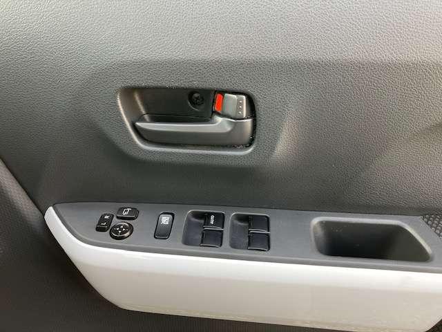 ハスラー 【アウトレット中古車！】Ｊスタイル　４ＷＤ　当社下取車両　衝突被害軽減ブレーキ　社外ナビゲーション　テレビ　バックカメラ　スマートキー　プッシュスタート　ＥＴＣ車載器　ステアリングリモコンスイッチ　シートヒーター　１年間走行距離無制限の中古車保証付き（9枚目）