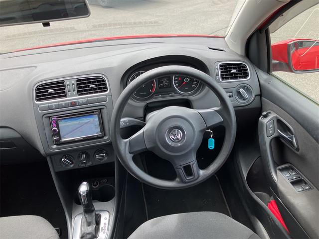 ポロ TSIコンフォートライン ナビ アルミホイール キーレスエントリー AT 記録簿 CD DVD再生 USB ミュージックプレイヤー接続可 エアコン パワーウィンドウ(3枚目)