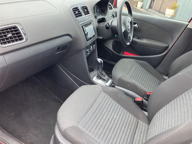 ポロ TSIコンフォートライン ナビ アルミホイール キーレスエントリー AT 記録簿 CD DVD再生 USB ミュージックプレイヤー接続可 エアコン パワーウィンドウ(50枚目)