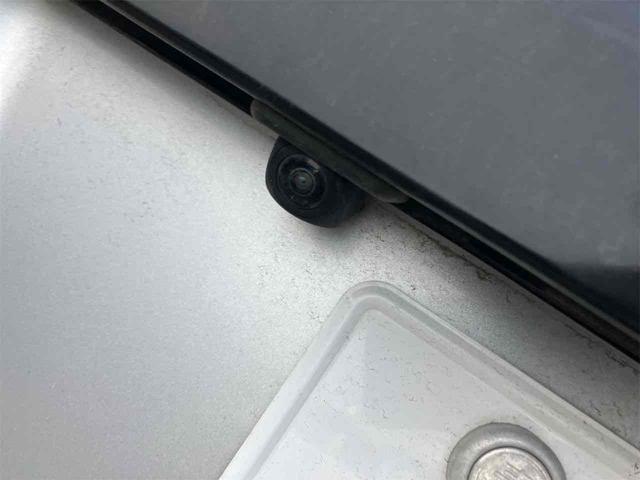 フィット G・10thアニバーサリー ETC バックカメラ ナビ オートライト スマートキー CVT 盗難防止システム 衝突安全ボディ 記録簿 ABS CD DVD再生 USB エアコン パワーステアリング パワーウィンドウ(22枚目)
