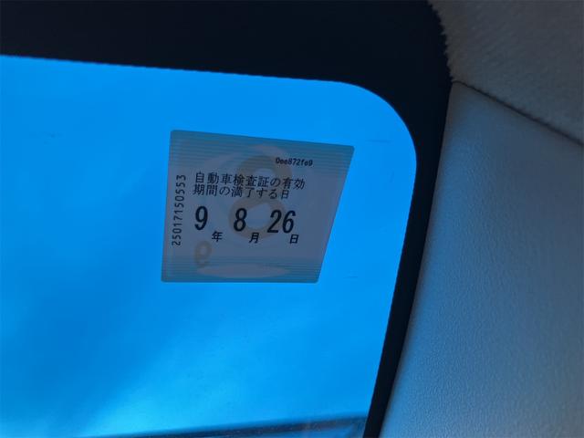 フィット G・10thアニバーサリー ETC バックカメラ ナビ オートライト スマートキー CVT 盗難防止システム 衝突安全ボディ 記録簿 ABS CD DVD再生 USB エアコン パワーステアリング パワーウィンドウ(52枚目)