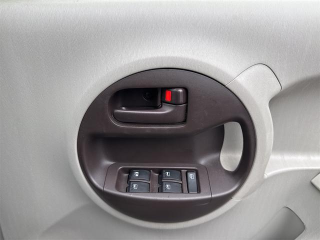 パッソ X ユルリ ETC ナビ スマートキー 電動格納ミラー CVT 盗難防止システム 衝突安全ボディ ベンチシート ABS ESC エアコン パワーステアリング パワーウィンドウ(11枚目)