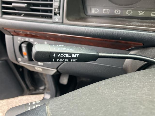 Eクラス E320 左ハンドル オートクルーズコントロール AT アルミホイール パワーシート ABS CD カセット エアコン パワーステアリング パワーウィンドウ(10枚目)