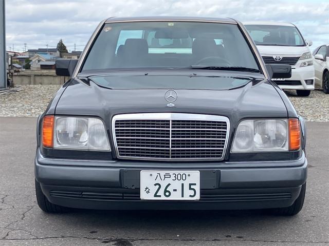 Eクラス E320 左ハンドル オートクルーズコントロール AT アルミホイール パワーシート ABS CD カセット エアコン パワーステアリング パワーウィンドウ(13枚目)