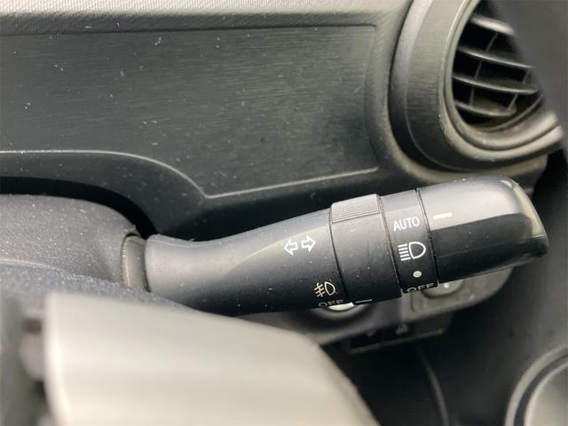 アクア S バックカメラ HDDナビ アルミホイール オートライト スマートキー アイドリングストップ 電動格納ミラー シートヒーター CVT 衝突安全ボディ 記録簿 ABS ESC 取扱説明書 寒冷地仕様(11枚目)