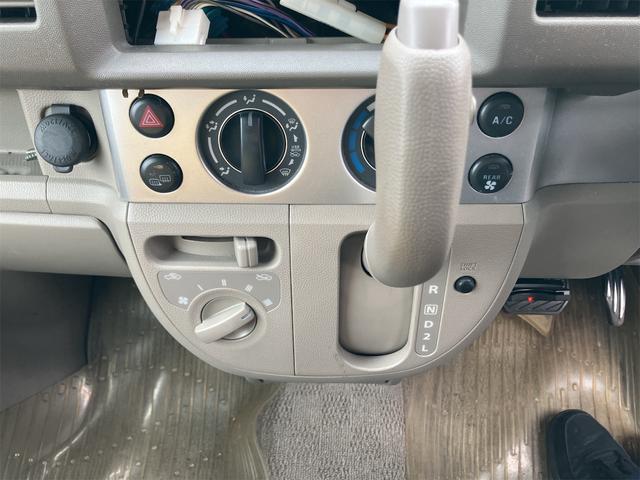 エブリイワゴン ＪＰターボ　４ＷＤ　ＥＴＣ　両側スライドドア　キーレスエントリー　電動格納ミラー　シートヒーター　ＡＴ　盗難防止システム　ＡＢＳ　ＣＤ　アルミホイール　衝突安全ボディ　エアコン　パワーステアリング（3枚目）