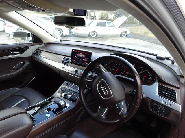 Ａ８ Ｌ　Ｗ１２クワトロ　デザインセレクション　４人乗り　ツインサンルーフ　リアエンターテイメント　全席エアーシート　ローダウン　フロントＡＢＴスポイラー　レザーシート　純正アルミホイール（40枚目）