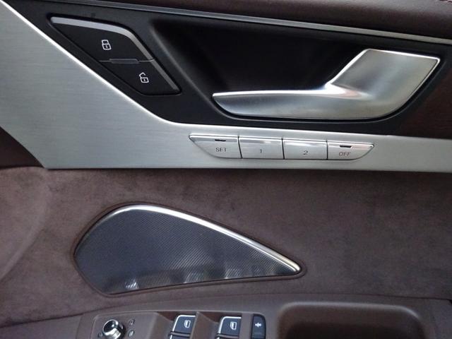 Ａ８ Ｌ　Ｗ１２クワトロ　デザインセレクション　４人乗り　ツインサンルーフ　リアエンターテイメント　全席エアーシート　ローダウン　フロントＡＢＴスポイラー　レザーシート　純正アルミホイール（46枚目）