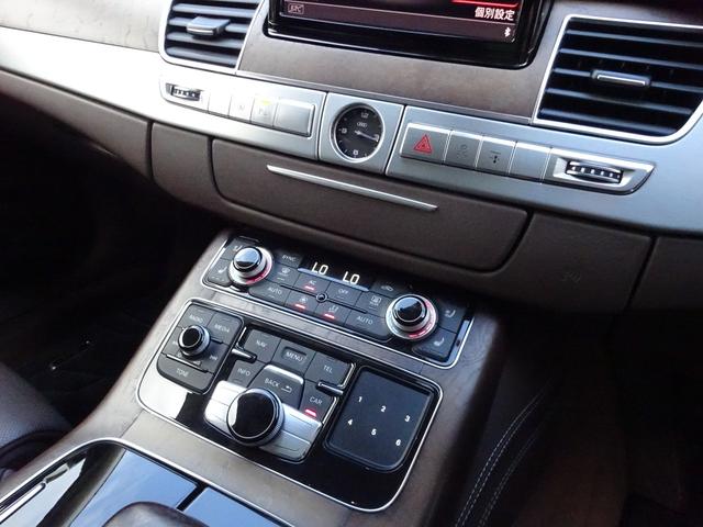 Ａ８ Ｌ　Ｗ１２クワトロ　デザインセレクション　４人乗り　ツインサンルーフ　リアエンターテイメント　全席エアーシート　ローダウン　フロントＡＢＴスポイラー　レザーシート　純正アルミホイール（53枚目）