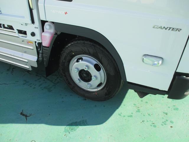 キャンター 　３．０ディーゼルターボ４ＷＤ　平ボディ２ｔ　６速オートマ　リアカメラ　ヒルスタートアシスト　ＥＳＰ　ＬＥＤライトフォグ　オートライト（4枚目）