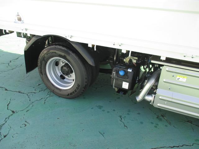 キャンター 　３．０ディーゼルターボ４ＷＤ　平ボディ２ｔ　６速オートマ　リアカメラ　ヒルスタートアシスト　ＥＳＰ　ＬＥＤライトフォグ　オートライト（5枚目）