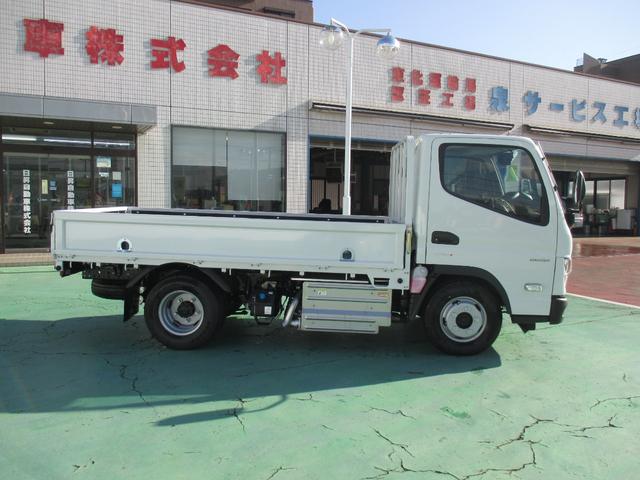 キャンター 　３．０ディーゼルターボ４ＷＤ　平ボディ２ｔ　６速オートマ　リアカメラ　ヒルスタートアシスト　ＥＳＰ　ＬＥＤライトフォグ　オートライト（6枚目）