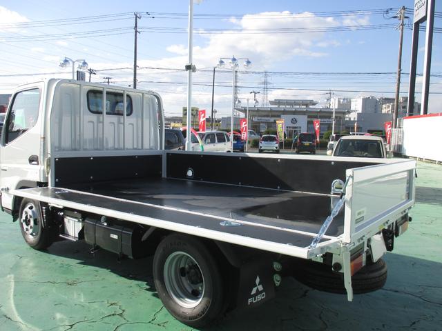 キャンター 　３．０ディーゼルターボ４ＷＤ　平ボディ２ｔ　６速オートマ　リアカメラ　ヒルスタートアシスト　ＥＳＰ　ＬＥＤライトフォグ　オートライト（12枚目）