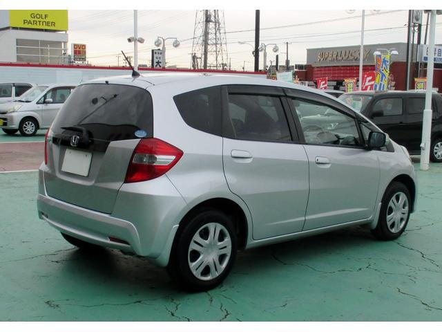 フィット G 4WD 福祉車両 助手席回転シート 走行23042K 車検9年8月(6枚目)