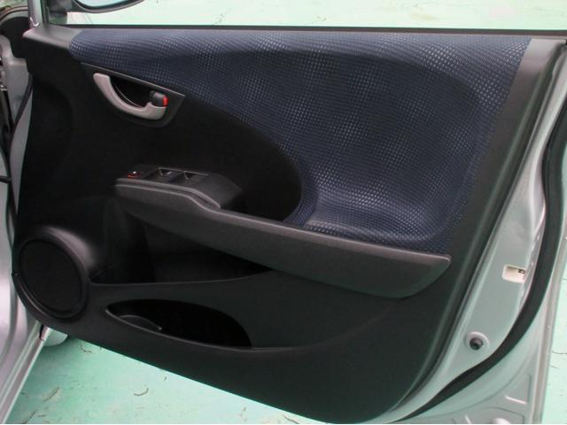 フィット G 4WD 福祉車両 助手席回転シート 走行23042K 車検9年8月(17枚目)