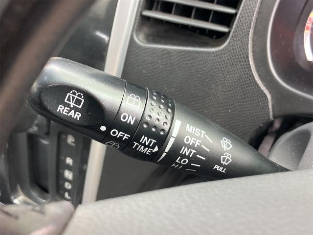 ワゴンＲスティングレー Ｘ　車検２年付き　４ＷＤ　ナビ　ＴＶ　ＨＩＤ　スマートキー　電動格納ミラー　シートヒーター　ベンチシート　ＣＶＴ　盗難防止システム　ＡＢＳ　ＣＤ　ＤＶＤ再生　ＵＳＢ　車高調　社外テール　シートカバー付き（10枚目）