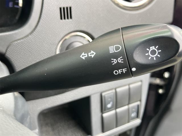 ワゴンＲスティングレー Ｘ　車検２年付き　４ＷＤ　ナビ　ＴＶ　ＨＩＤ　スマートキー　電動格納ミラー　シートヒーター　ベンチシート　ＣＶＴ　盗難防止システム　ＡＢＳ　ＣＤ　ＤＶＤ再生　ＵＳＢ　車高調　社外テール　シートカバー付き（11枚目）