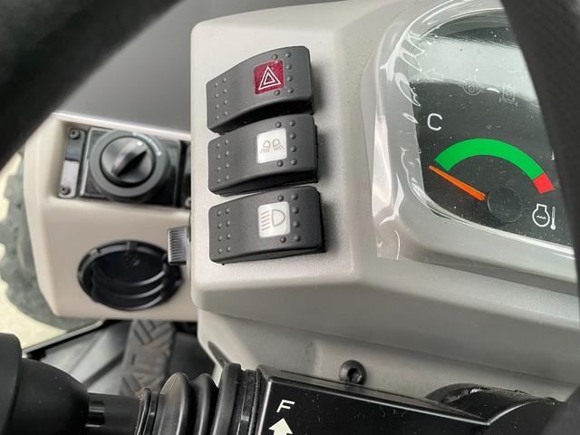 日本 キャタピラー CAT902C2(16枚目)