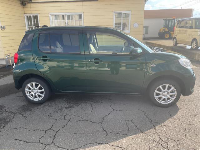 パッソ X LパッケージS スマートアシスト 寒冷地仕様 アイドリングストップ オートハイビーム D席シートヒーター 純正ナビ バックカメラ 社外アルミホイール(4枚目)