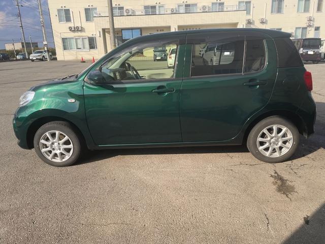 パッソ X LパッケージS スマートアシスト 寒冷地仕様 アイドリングストップ オートハイビーム D席シートヒーター 純正ナビ バックカメラ 社外アルミホイール(5枚目)