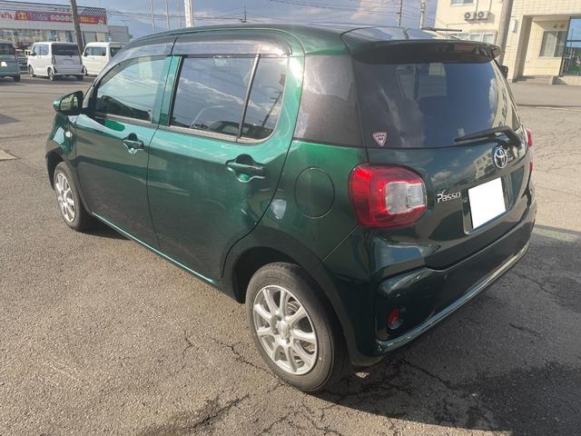 パッソ X LパッケージS スマートアシスト 寒冷地仕様 アイドリングストップ オートハイビーム D席シートヒーター 純正ナビ バックカメラ 社外アルミホイール(9枚目)