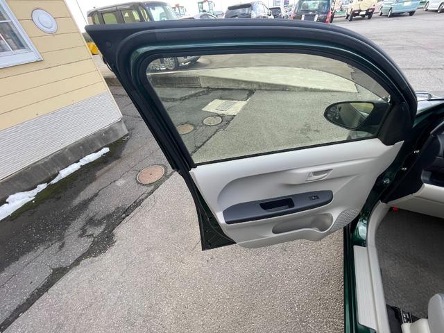 パッソ X LパッケージS スマートアシスト 寒冷地仕様 アイドリングストップ オートハイビーム D席シートヒーター 純正ナビ バックカメラ 社外アルミホイール(33枚目)