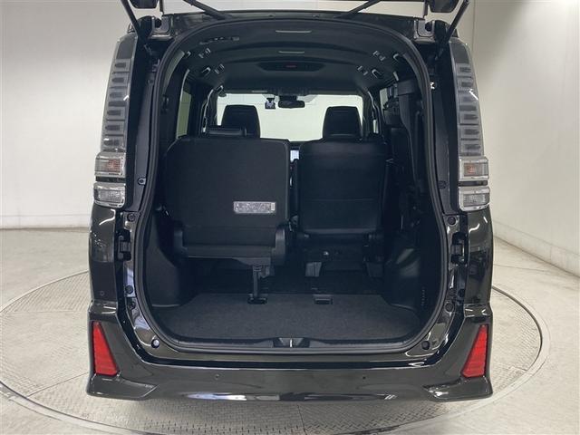 ヴォクシー ＺＳ　煌ＩＩＩ　４ＷＤ　フルセグ　メモリーナビ　ＤＶＤ再生　バックカメラ　衝突被害軽減システム　ＥＴＣ　ドラレコ　両側電動スライド　ＬＥＤヘッドランプ　ウオークスルー　乗車定員７人　３列シート　ワンオーナー　記録簿（13枚目）