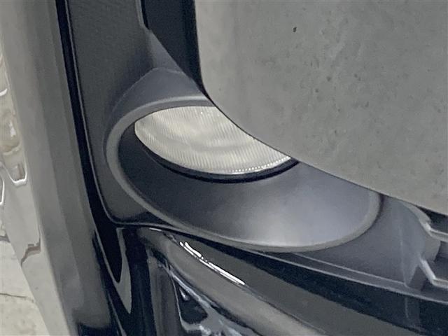 ヴォクシー X フルセグ メモリーナビ DVD再生 バックカメラ ETC 両側電動スライド LEDヘッドランプ ウオークスルー 乗車定員7人 3列シート アイドリングストップ(15枚目)