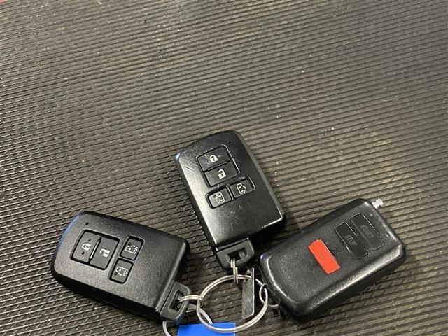 ヴォクシー X フルセグ メモリーナビ DVD再生 バックカメラ ETC 両側電動スライド LEDヘッドランプ ウオークスルー 乗車定員7人 3列シート アイドリングストップ(39枚目)