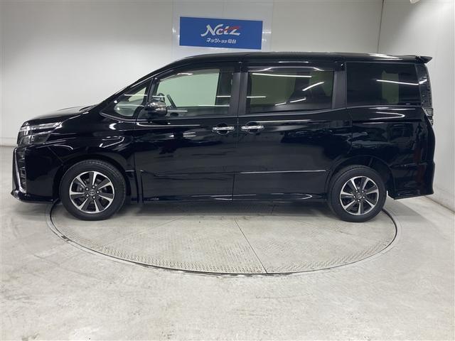 ヴォクシー ＺＳ　煌　４ＷＤ　フルセグ　メモリーナビ　ＤＶＤ再生　バックカメラ　衝突被害軽減システム　ＥＴＣ　ドラレコ　両側電動スライド　ＬＥＤヘッドランプ　ウオークスルー　乗車定員７人　３列シート　アイドリングストップ（4枚目）