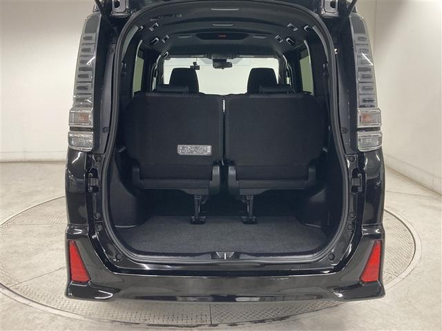 ヴォクシー ＺＳ　煌　４ＷＤ　フルセグ　メモリーナビ　ＤＶＤ再生　バックカメラ　衝突被害軽減システム　ＥＴＣ　ドラレコ　両側電動スライド　ＬＥＤヘッドランプ　ウオークスルー　乗車定員７人　３列シート　アイドリングストップ（12枚目）